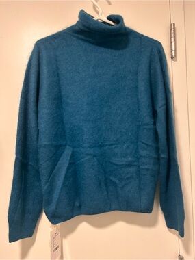 Cozy Wool Teal Turquoise Blue Turtleneck Sweater